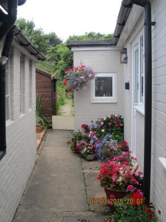 Oak Tree Lodge & Holiday Parking Burstow Екстер'єр фото